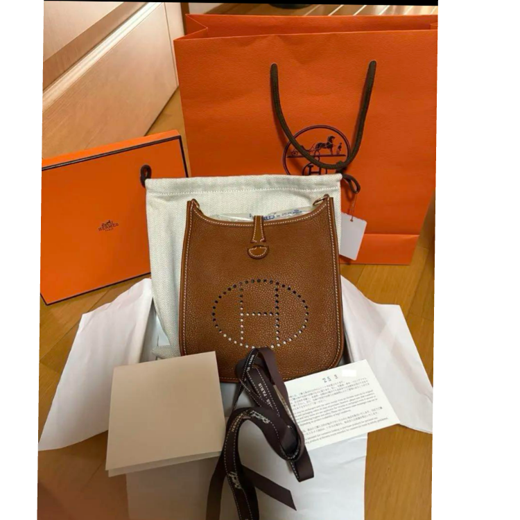 【超入手困難】HERMES エヴリン TPM ノワール ゴールド金具 新品 エルメス HERMES エヴリンTPM ゴールド/ゴールド金具
