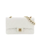 シャネル マトラッセ  ホワイト ラムスキン 25