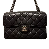 シャネル マトラッセ  ブラック ラムスキン W23