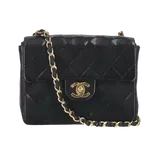 シャネル マトラッセ  ブラック ラムスキン W17