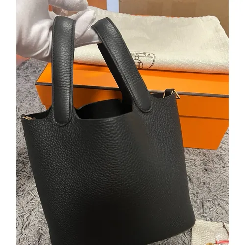 PMトリヨンクレマンス ノワール ゴールド金具