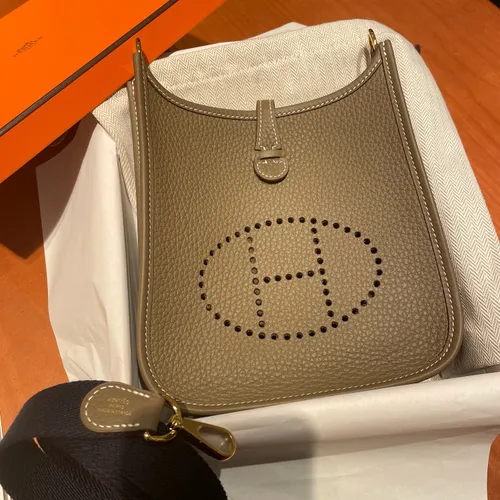 エルメス エヴリン 新品【プレミアバリューフリマ】 