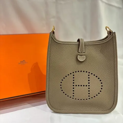 (•ө•) 即日発送　新品未使用　ミニエブリン　ゴールド×ゴールド金具 楽天市場】エルメス エブリン ゴールド金具の通販