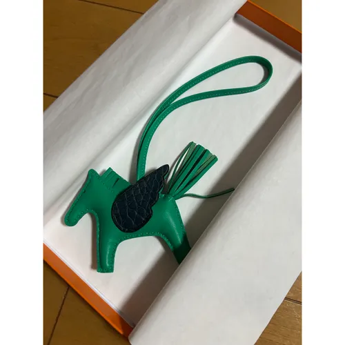 シルクイン コンパクトウォレット