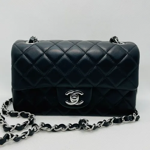 A69900 ブラック ラムスキン シルバー金具