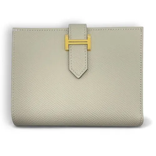 財布をどこよりも安く購入【プレミアバリューフリマ】