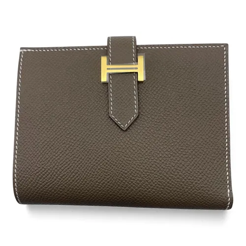 財布をどこよりも安く購入【プレミアバリューフリマ】