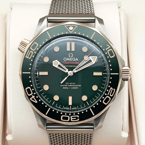 ダイバー300  チタン/ブロンズゴールド グリーン 42mm