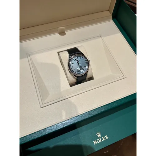 52506 アイスブルー、ライスグレイン モチーフ レザーストラップ-BROWNブレスレット 