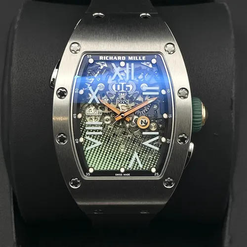 グリーングラデーションダイヤル チタン