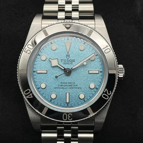 チューダーをどこよりも安く購入【プレミアバリューフリマ】