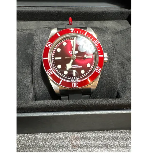 M7939A1A0RU-0002 SSブレス バーガンディーラッカー 39mm